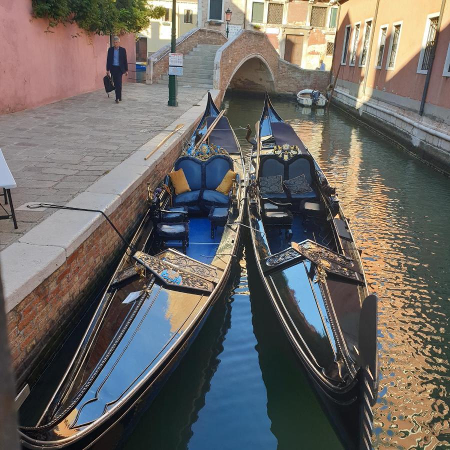 Central Lovely Typical Rooms Rialto Venedig Exterior foto